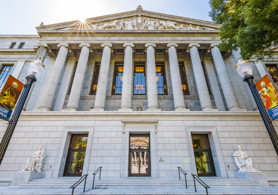 Image of federal building in Sacramento